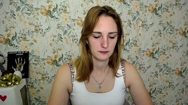 Milana Cutie  online show from October 14, 6:05 am