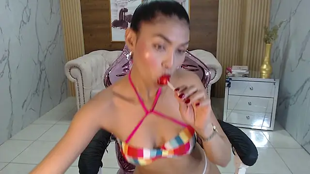 lissandra s online show from October 7, 8:35 pm