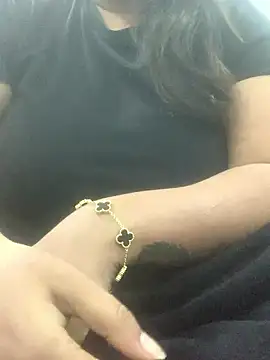 hottyshanaya online show from January 9, 11:03 am