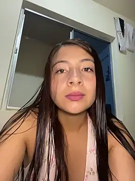 Snapshot of Karlee_Grey1 chatting on October 28, 2:17 am Karlee Grey1 online show from October 28, 2:17 am