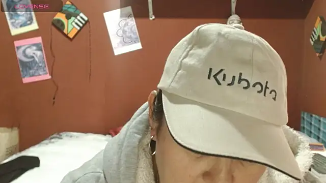 Snapshot of Sasharosee2 chatting on October 12, 2:19 pm Sasharosee2 online show from October 12, 2:19 pm