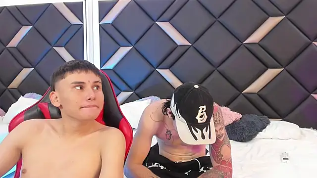 Hot Threesomee online show from November 4, 1:16 pm