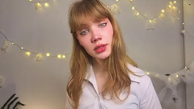 Snapshot of pienaple chatting on October 31, 4:14 am pienaple online show from October 31, 4:14 am