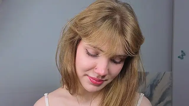 Snapshot of pienaple chatting on September 28, 4:41 am pienaple online show from September 28, 4:41 am