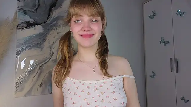 Snapshot of pienaple chatting on October 10, 6:07 am pienaple online show from October 10, 6:07 am