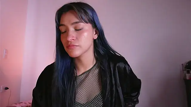 halsey1  online show from October 21, 11:58 am