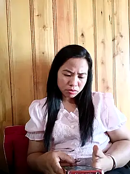 Snapshot of tulipsexy chatting on October 2, 8:08 am tulipsexy online show from October 2, 8:08 am