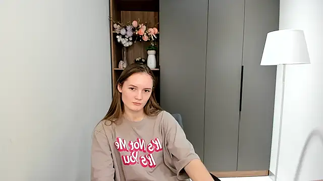 DedeCaterina online show from September 18, 8:46 am