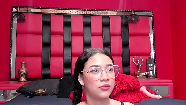 Snapshot of VioletaSolet chatting on October 18, 12:52 pm VioletaSolet online show from October 18, 12:52 pm