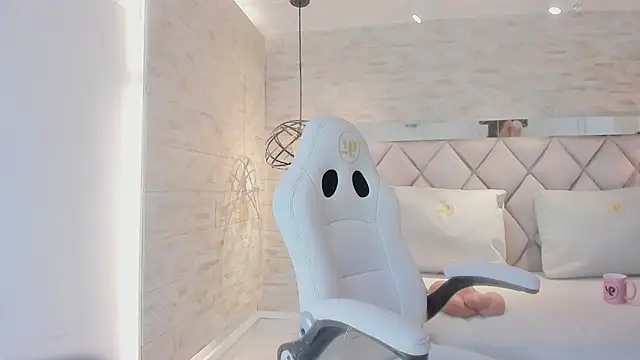 grace daviss online show from February 19, 11:10 am