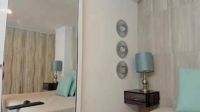 Valeria-Cruzz online show from October 4, 12:55 pm