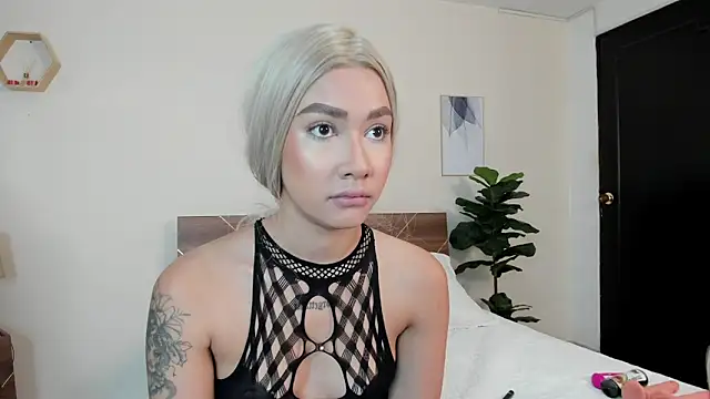 SofiaClarkson online show from September 21, 1:10 pm