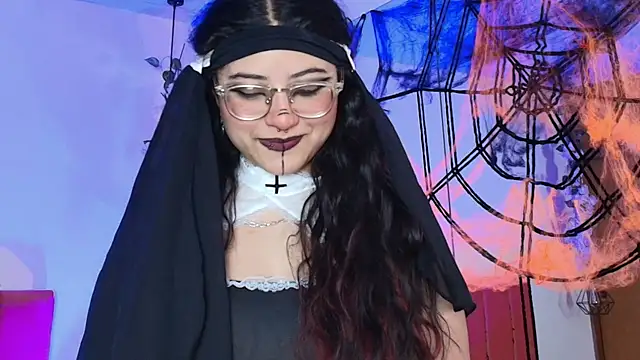 SabrinaV  online show from October 20, 11:46 am