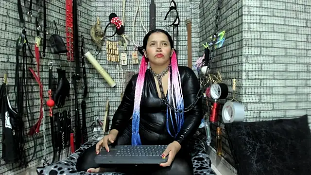 BDSM MEDUZA online show from May 28, 11:30 am