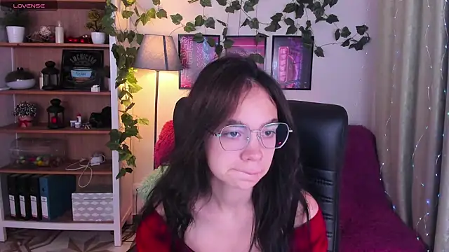 Elise Noir online show from October 6, 4:01 pm