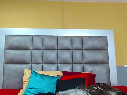 Emily Swiftt online show from November 7, 9:53 pm