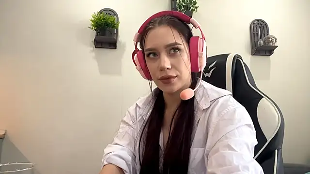 AdrianaRudin online show from September 19, 6:23 am