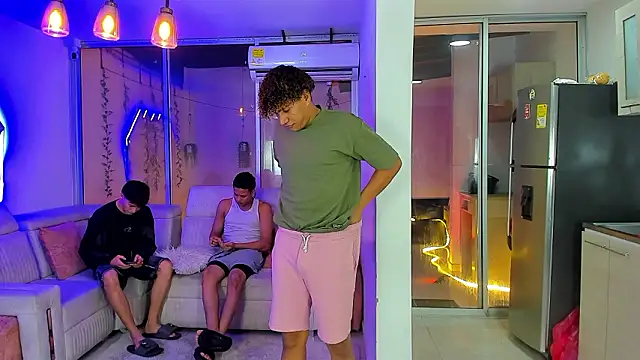 Houseofwarrios online show from February 3, 5:38 am