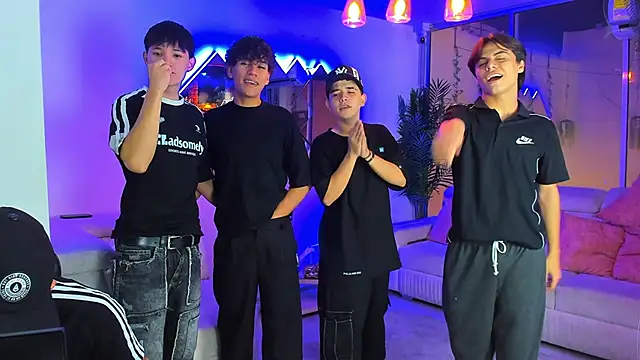 Houseofwarrios online show from March 13, 5:53 am