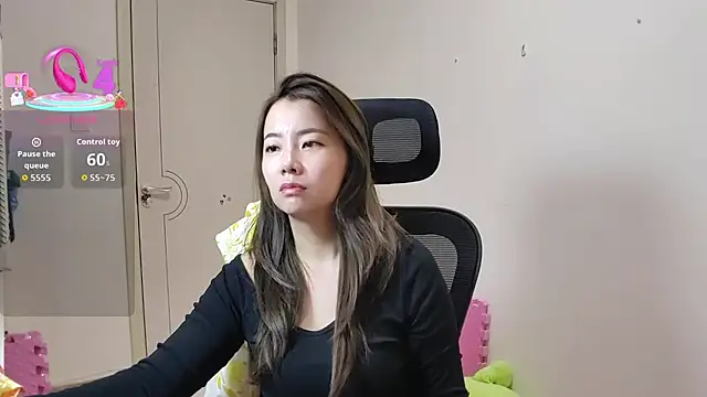 sallycui online show from October 10, 12:48 am