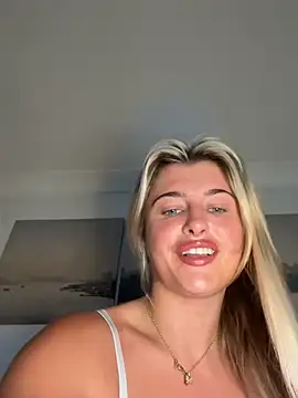 BabyBluexox online show from June 5, 8:20 am
