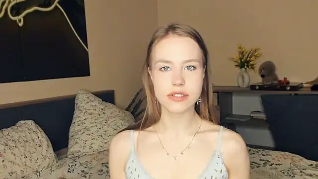 MaliaBourraine online show from April 5, 7:40 am