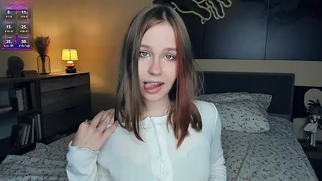 MaliaBourraine online show from October 9, 7:23 am