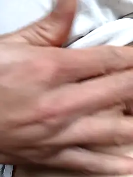 clara-cute online show from October 3, 5:45 am