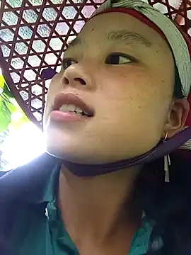 clara-cute online show from October 8, 7:35 am