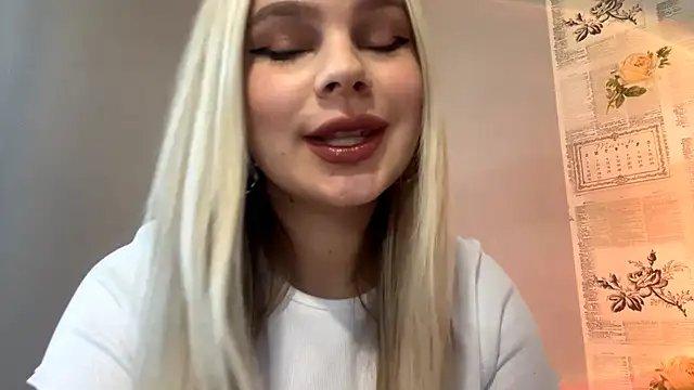 KylaCincotta online show from September 24, 7:18 am