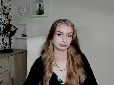 NinaBlond1 online show from October 8, 5:56 am