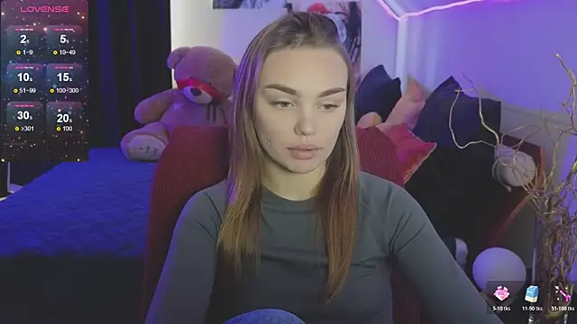 KitsyMoore online show from October 21, 1:15 pm