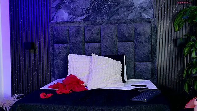 Suzie cox online show from October 17, 2:09 pm