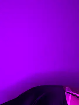 Bellablows online show from October 26, 8:04 pm