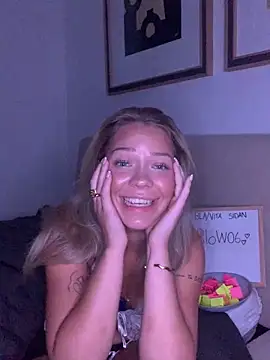 Bellablows online show from October 27, 9:42 pm