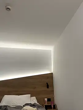 Bellablows online show from October 4, 6:12 pm