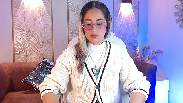 LunaaGrey  online show from October 4, 4:18 am