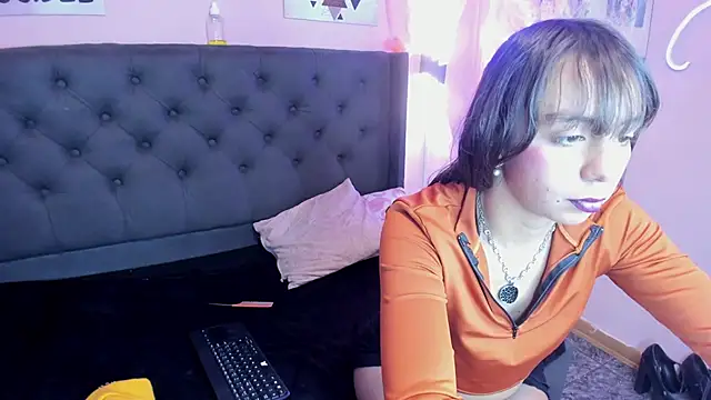 Bluee bombon online show from October 25, 1:19 pm