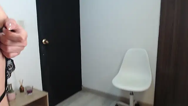 gabriela paris online show from December 16, 4:40 am