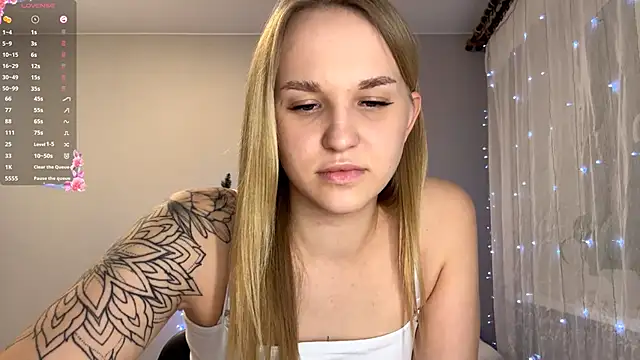 TanekaBoitel online show from December 19, 4:54 pm