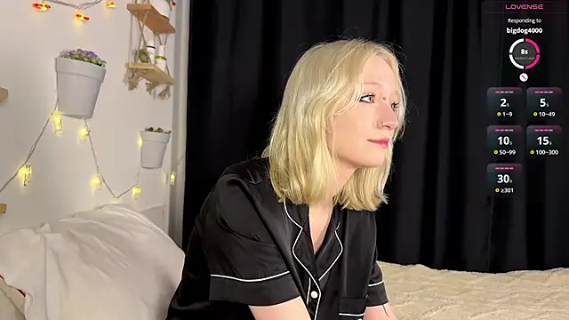 ArcticaRyder online show from October 31, 7:45 am