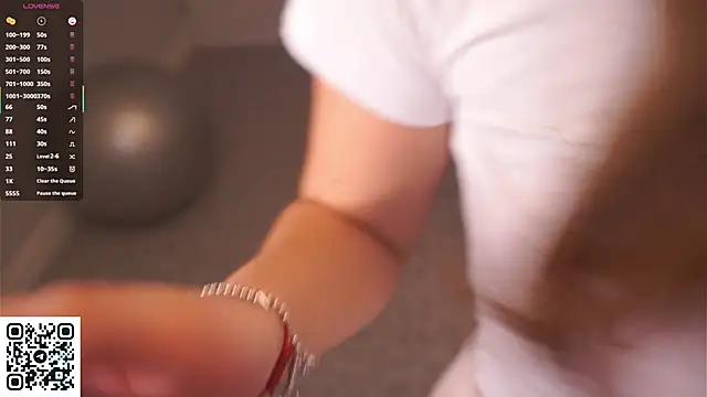 AdrianaCoenen online show from October 20, 6:11 pm