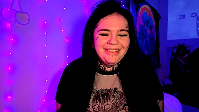 hollyhexbomb online show from October 18, 7:48 pm