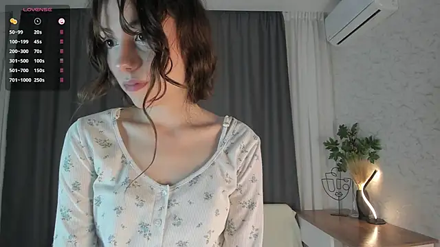 DelilahConsalvo online show from September 21, 6:39 pm