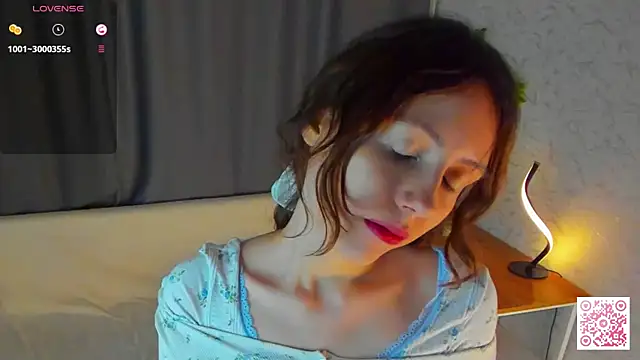 DelilahConsalvo online show from October 19, 6:10 pm