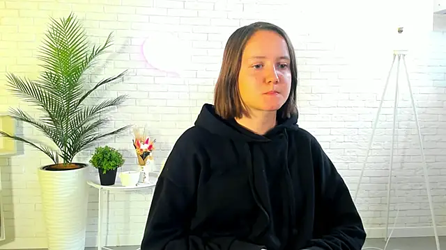 ToriSeagren online show from September 20, 11:41 am