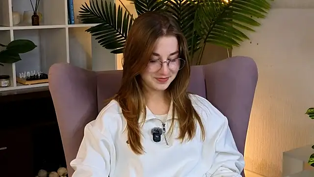 ErnestinaHolthoff online show from September 20, 2:59 pm