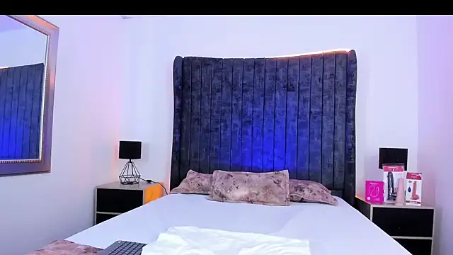 VanessaParis   online show from November 15, 9:38 pm