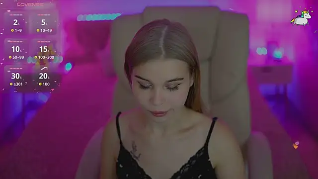 MyLolaSky online show from October 2, 7:30 pm