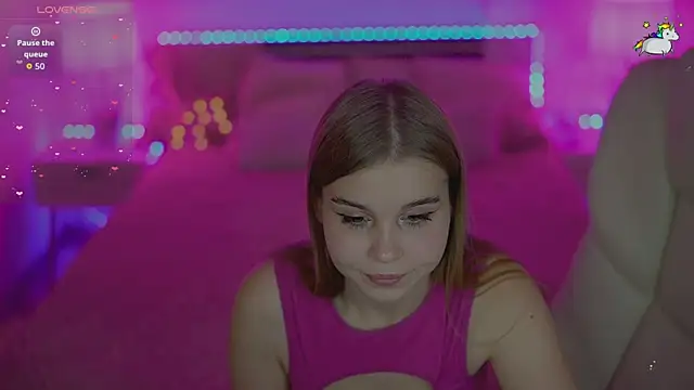 MyLolaSky online show from October 8, 8:13 pm